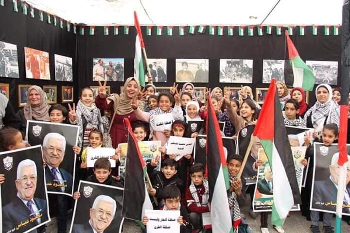 حمد تشارك في معرض لصور الثورة الفلسطينية في غزة رداً على "صفقة القرن"


